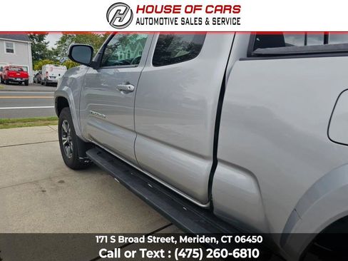 Used 2017 Toyota Tacoma TRD Sport image 18