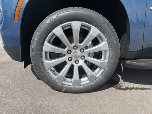 New 2026 Chevrolet Suburban Premier image 11