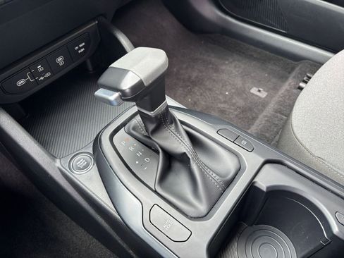 Used 2025 Kia K4 LXS image 36