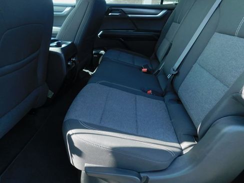 Used 2025 GMC Acadia Elevation image 22