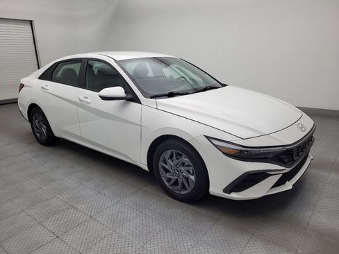 Used 2024 Hyundai Elantra SEL FWD image 11