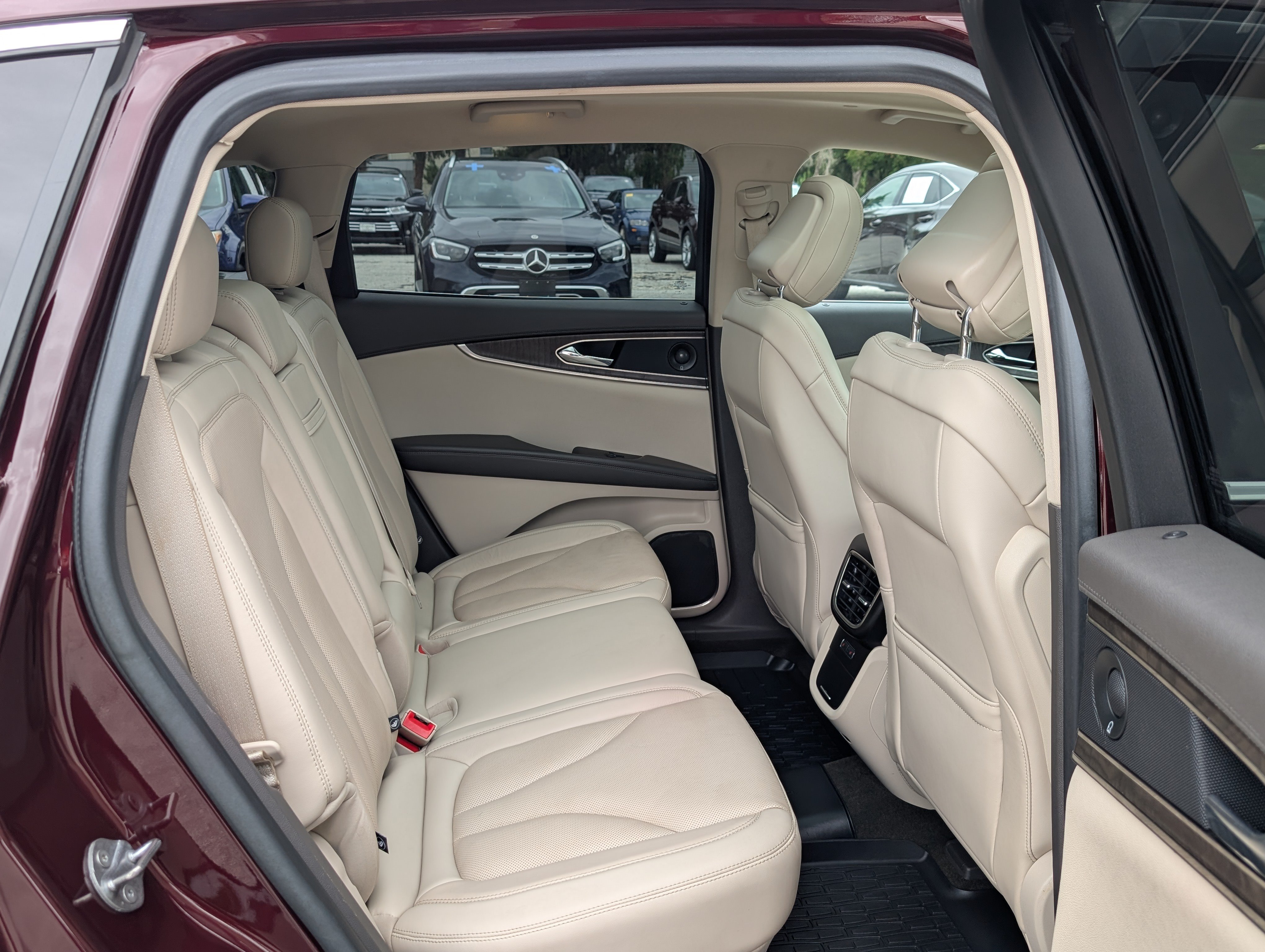 Used 2020 Lincoln Nautilus Reserve w/ Cargo Utility Package AWD/4WD image 11