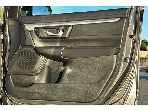 Used 2018 Honda CR-V LX image 15