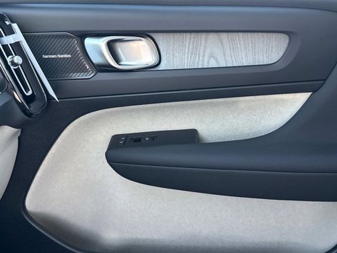 New 2026 Volvo XC40 B5 Ultra w/ Climate Package image 21