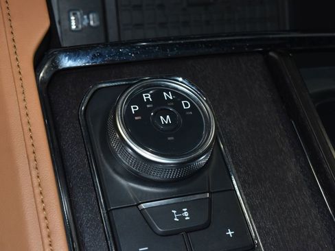 Used 2024 Ford Expedition Max Platinum image 16