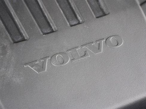 Certified 2023 Volvo S60 B5 Core image 25