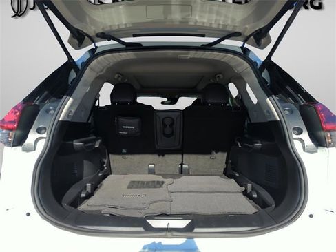 Certified 2020 Nissan Rogue SL w/ Premium Package image 43
