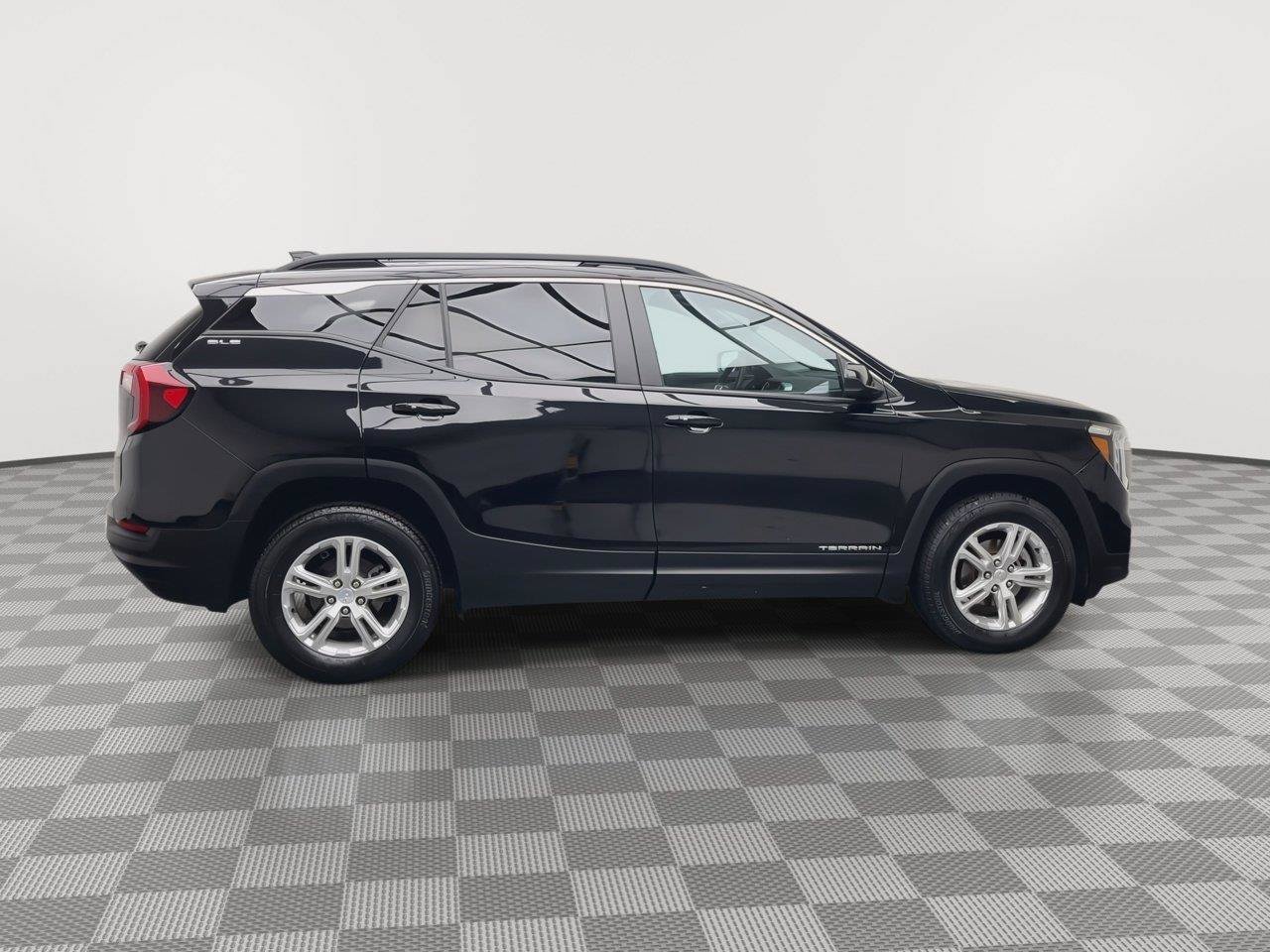 Used 2023 GMC Terrain SLE w/ Driver Convenience Package AWD/4WD image 38