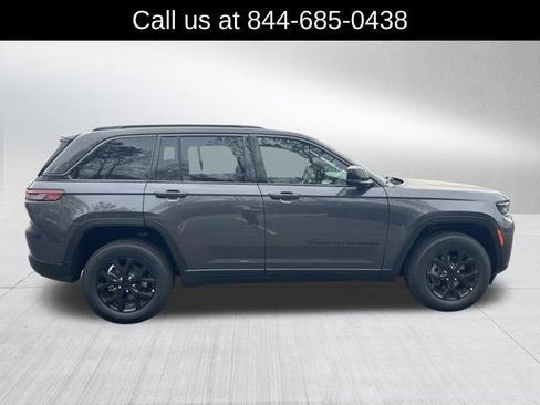 New 2026 Jeep Grand Cherokee Altitude AWD/4WD image 4