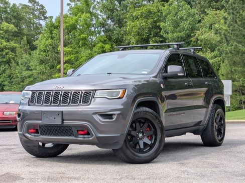 Used 2017 Jeep Grand Cherokee Trailhawk w/ Trailhawk Luxury Group AWD/4WD image 4