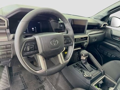 Certified 2025 Toyota Tacoma SR5 AWD/4WD image 9