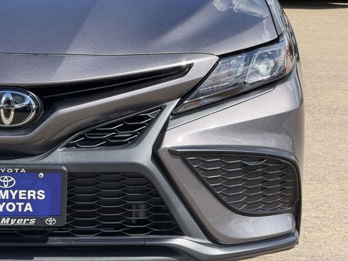 Used 2024 Toyota Camry SE FWD image 4