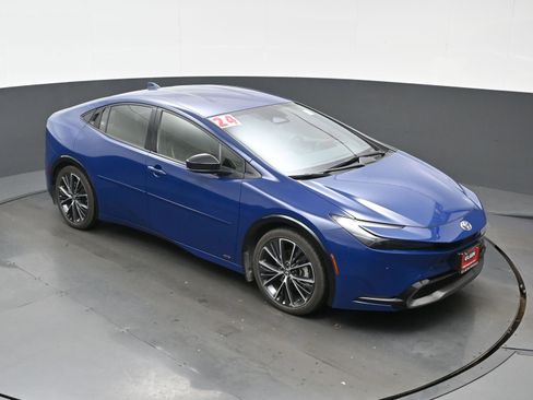 Used 2024 Toyota Prius XLE image 34