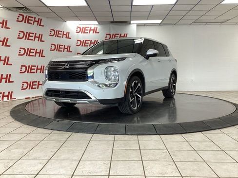 Used 2022 Mitsubishi Outlander SE AWD/4WD image 3