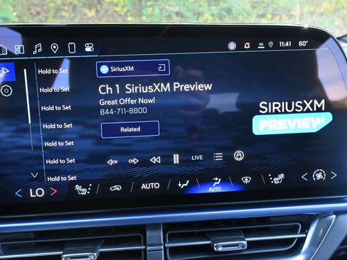 Used 2025 Chevrolet Equinox EV LT w/ Convenience Package image 29