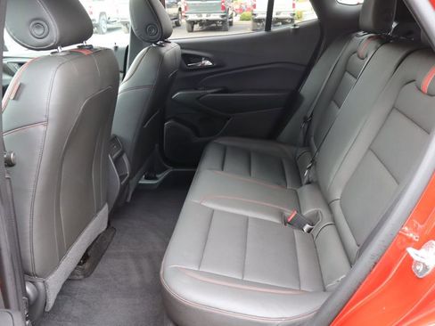 Used 2024 Chevrolet Trax RS w/ Sunroof Package image 22