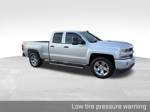 Used 2019 Chevrolet Silverado 1500 Custom w/ Custom Convenience Package image 21