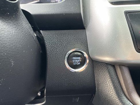 Used 2017 Toyota Highlander XLE w/ Carpet Mat Package AWD/4WD image 30