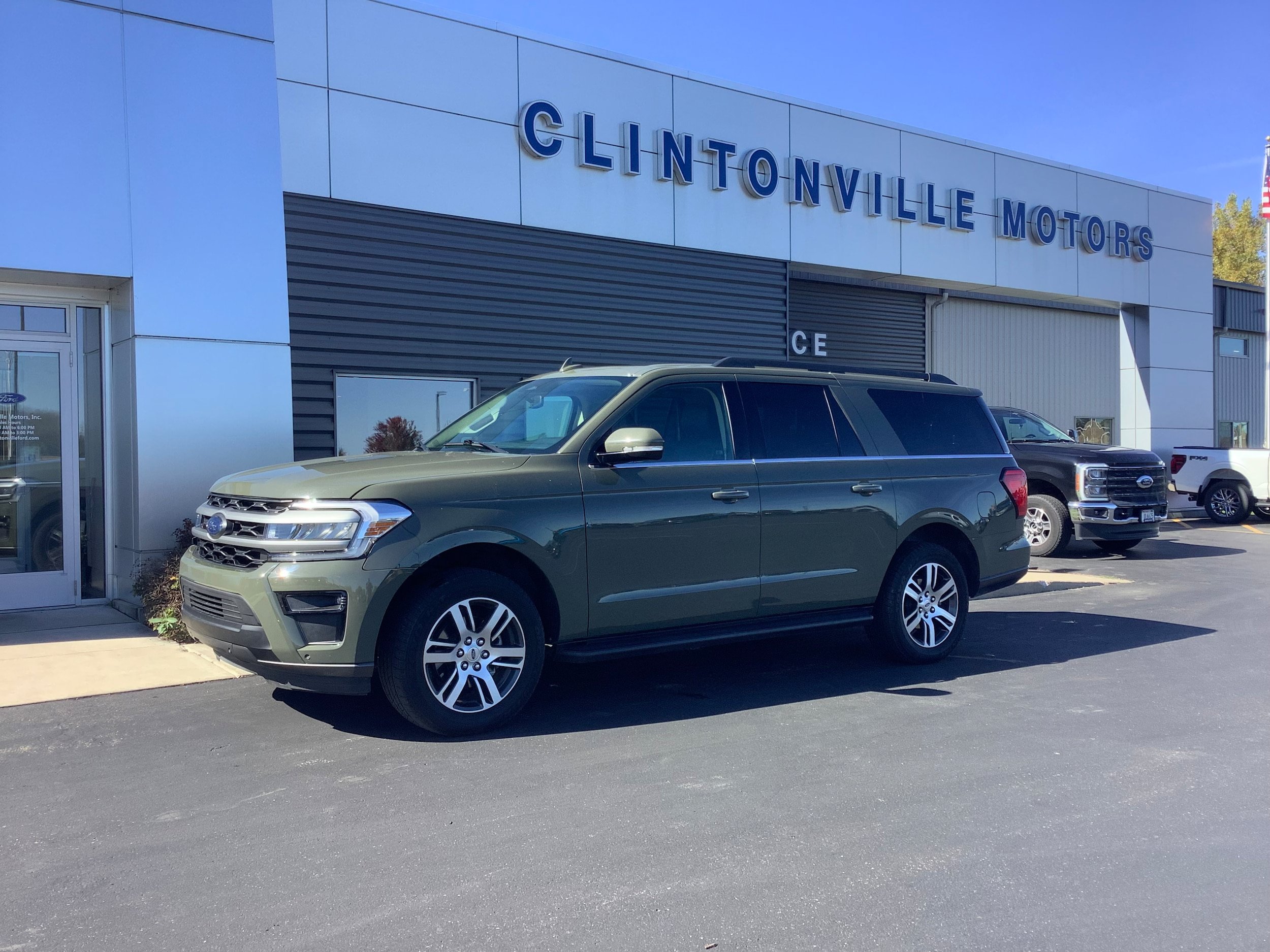 Used 2024 Ford Expedition Max XLT AWD/4WD image 1