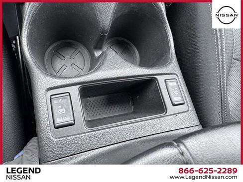 Used 2018 Nissan Rogue SL w/ Premium Package image 29