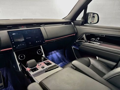 Used 2023 Land Rover Range Rover Long Wheelbase SE AWD/4WD image 24