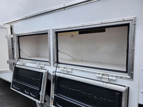 Used 2022 Chevrolet Express 3500 w/ Power Convenience Package RWD image 24
