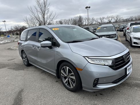 Certified 2023 Honda Odyssey Touring image 3
