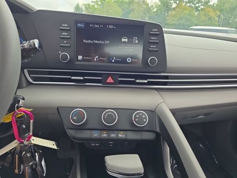 New 2026 Hyundai Elantra SE FWD image 21
