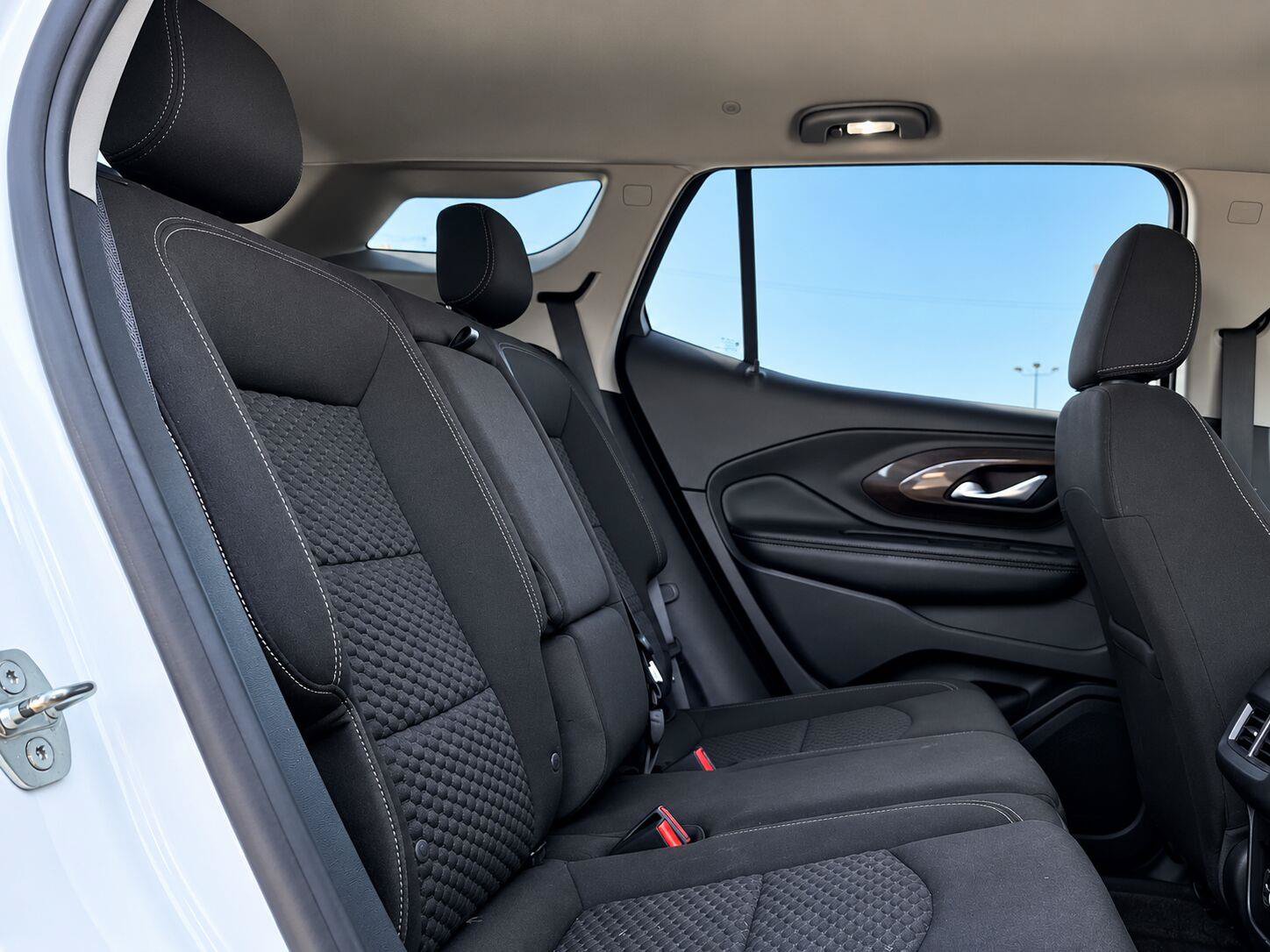 Used 2018 GMC Terrain SLE w/ Driver Convenience Package FWD image 14