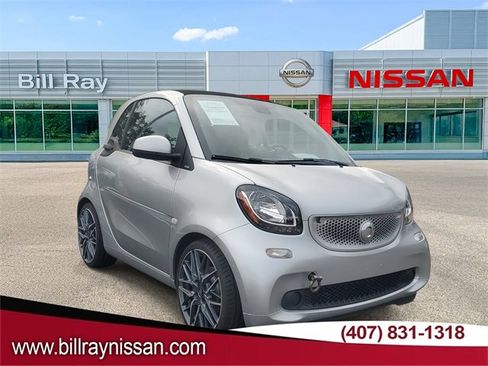Used 2017 smart fortwo passion image 1