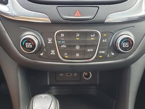 Certified 2019 Chevrolet Equinox LT FWD image 32