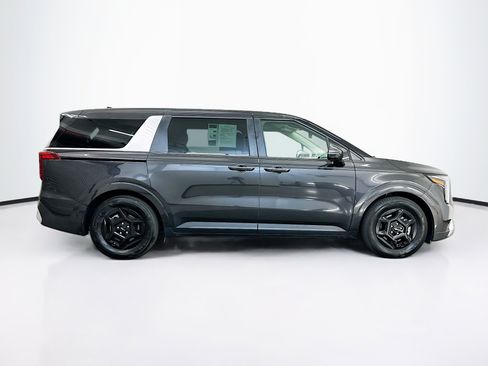 Used 2026 Kia Carnival FWD image 10