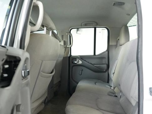 Used 2018 Nissan Frontier S RWD image 13