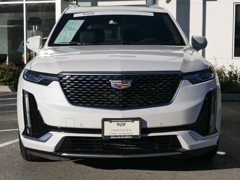 Used 2022 Cadillac XT6 Premium Luxury image 9