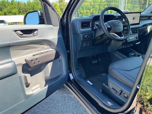 New 2025 Ford Maverick Lariat w/ Black Appearance Package image 14