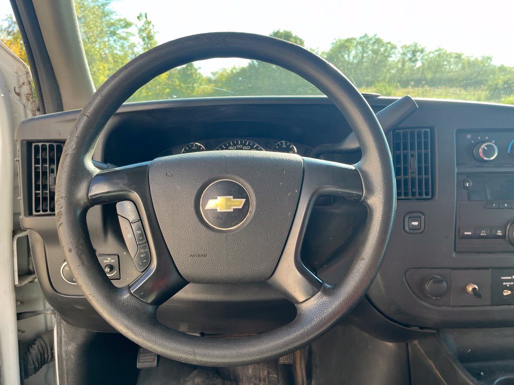 Used 2014 Chevrolet Express 3500 Extended RWD image 17