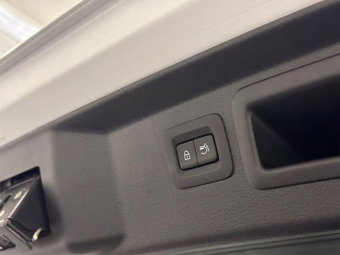 Used 2025 MAZDA CX-50 AWD 2.5 S w/ Preferred Package image 9