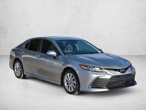 Used 2024 Toyota Camry LE FWD image 3
