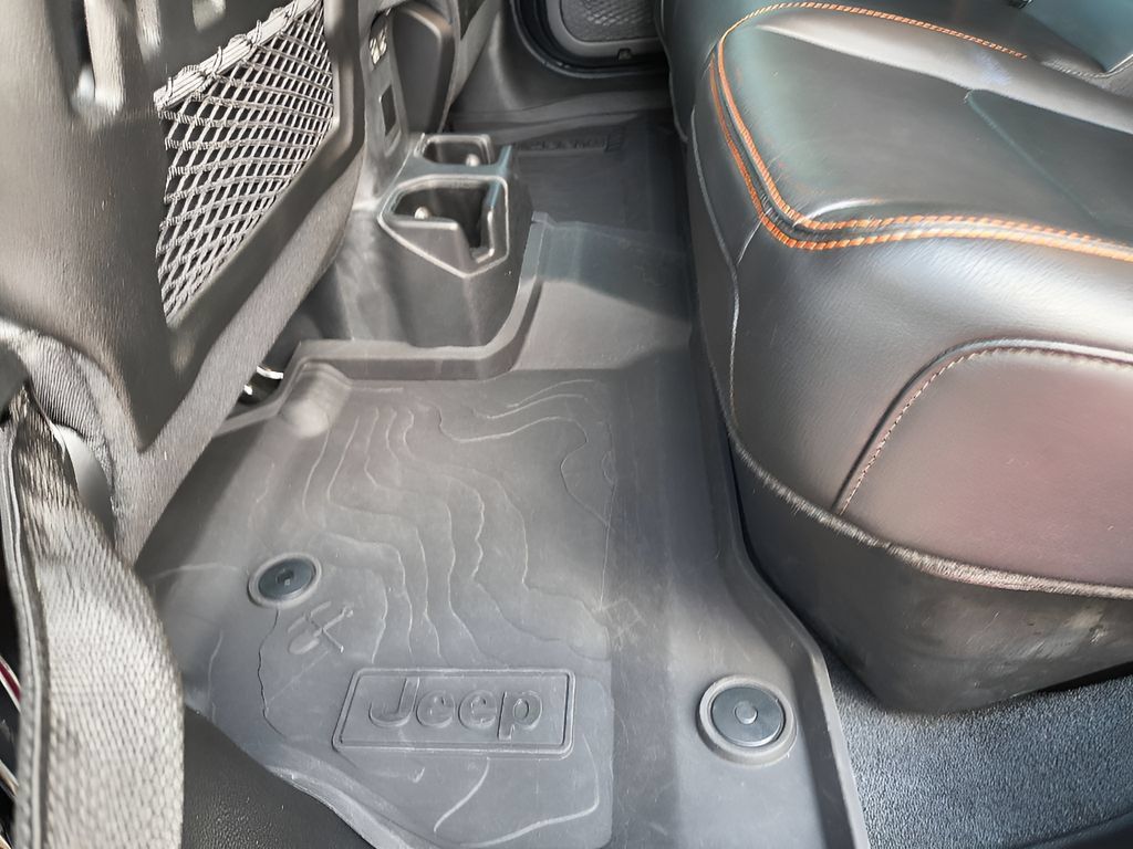 Used 2022 Jeep Gladiator Mojave w/ LED Lighting Group AWD/4WD image 34