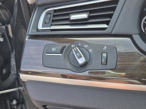 Used 2011 BMW 740i RWD image 28