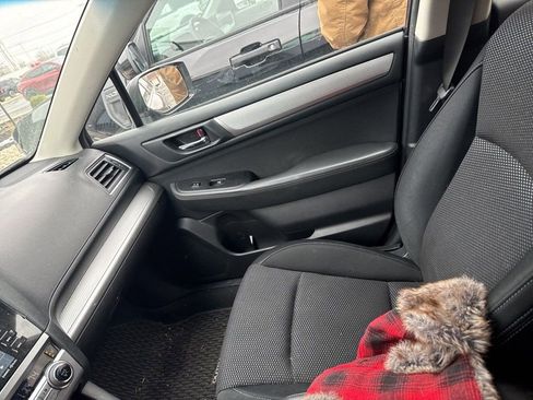 Used 2015 Subaru Outback 2.5i Premium image 11