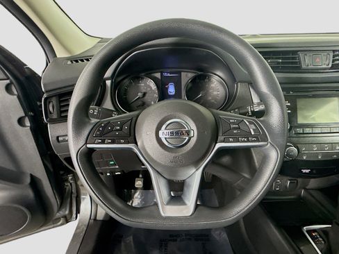 Used 2018 Nissan Rogue Sport S image 13