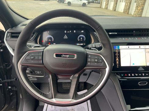 New 2026 Jeep Grand Cherokee Altitude image 13