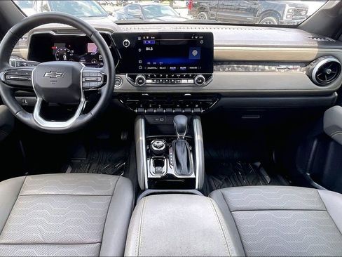 Used 2025 Chevrolet Colorado ZR2 w/ Midnight Edition AWD/4WD image 7