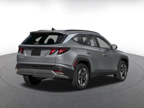 Used 2025 Hyundai Tucson SEL FWD image 2