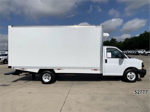 Used 2024 Chevrolet Express 3500 w/ Power Convenience Package RWD image 5