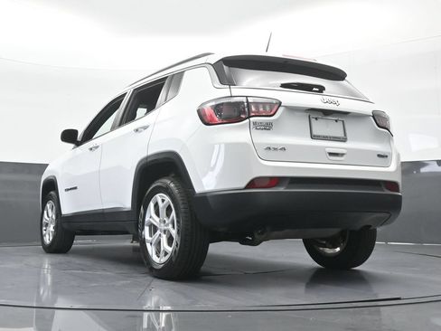 Used 2024 Jeep Compass Latitude AWD/4WD image 53