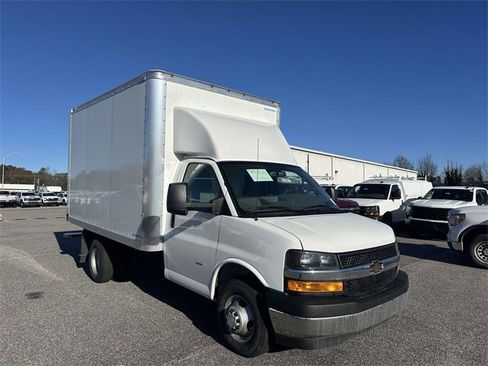 New 2025 Chevrolet Express 3500 w/ Power Convenience Package image 5