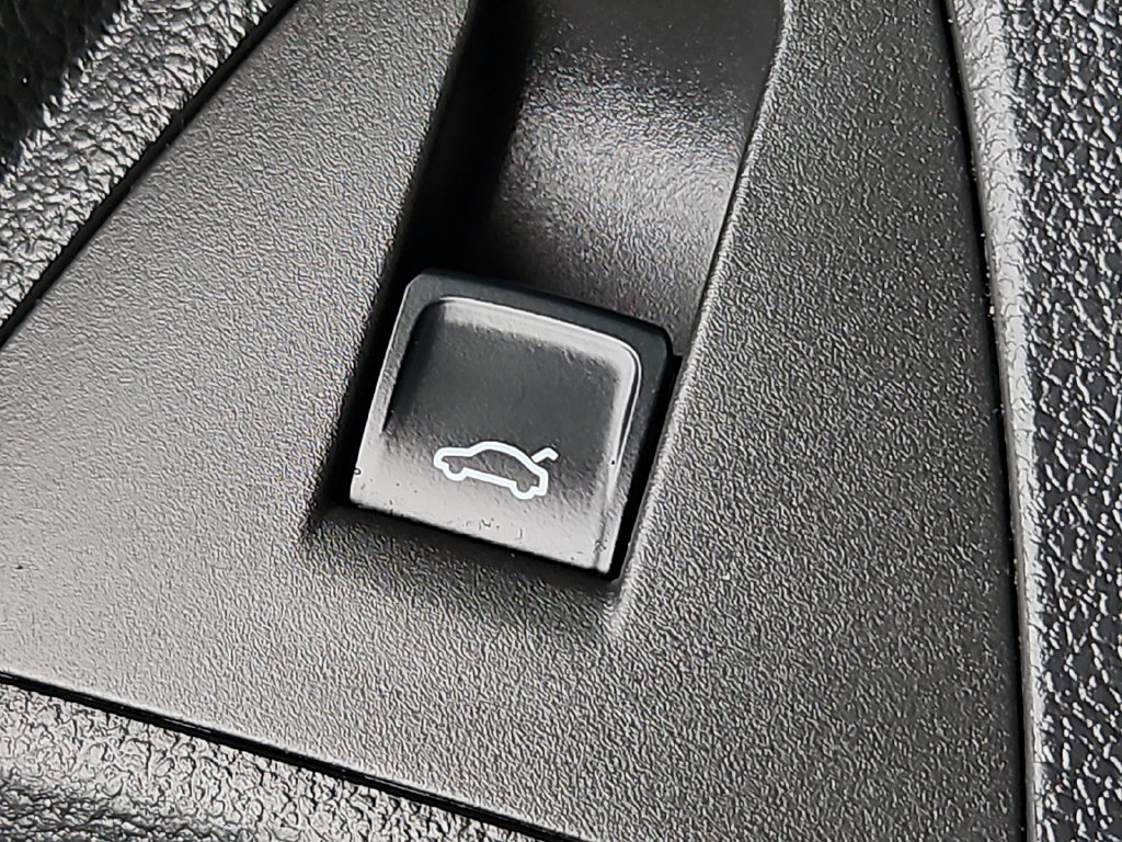 Certified 2026 Volkswagen Jetta SEL FWD image 25