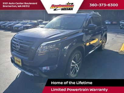 New 2025 Nissan Pathfinder Platinum w/ Black Appearance Package